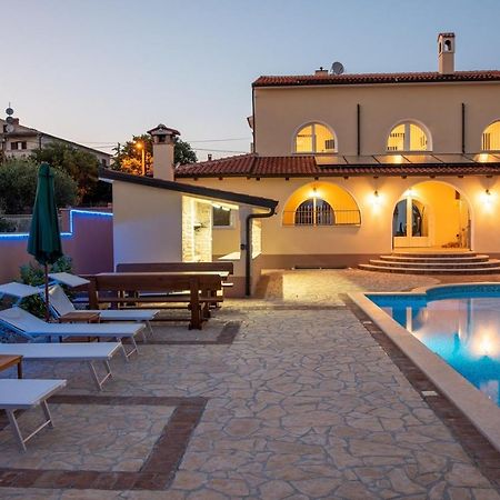 Via Flavia With Common Pool Hotel Labinci Luaran gambar