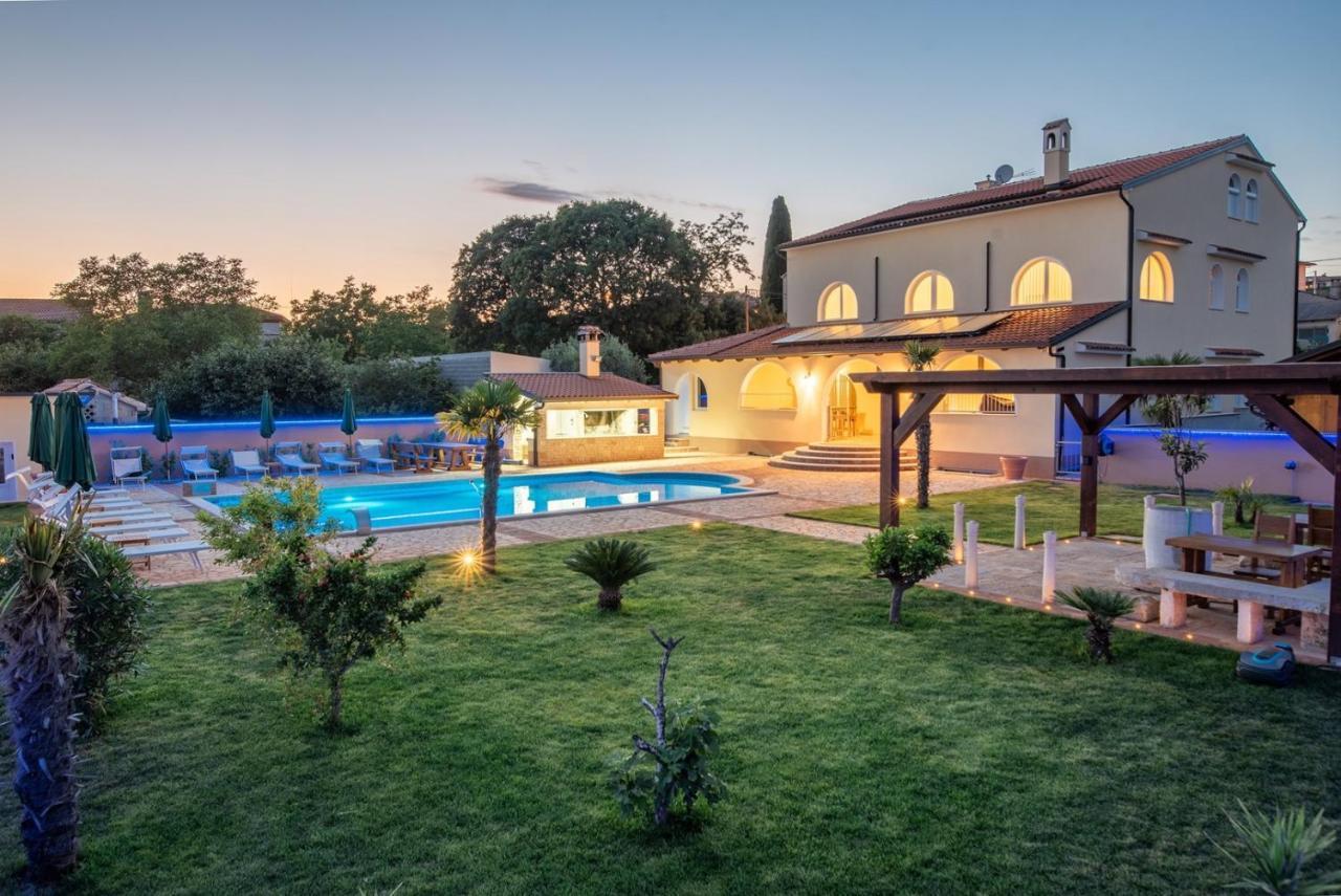 Via Flavia With Common Pool Hotel Labinci Luaran gambar