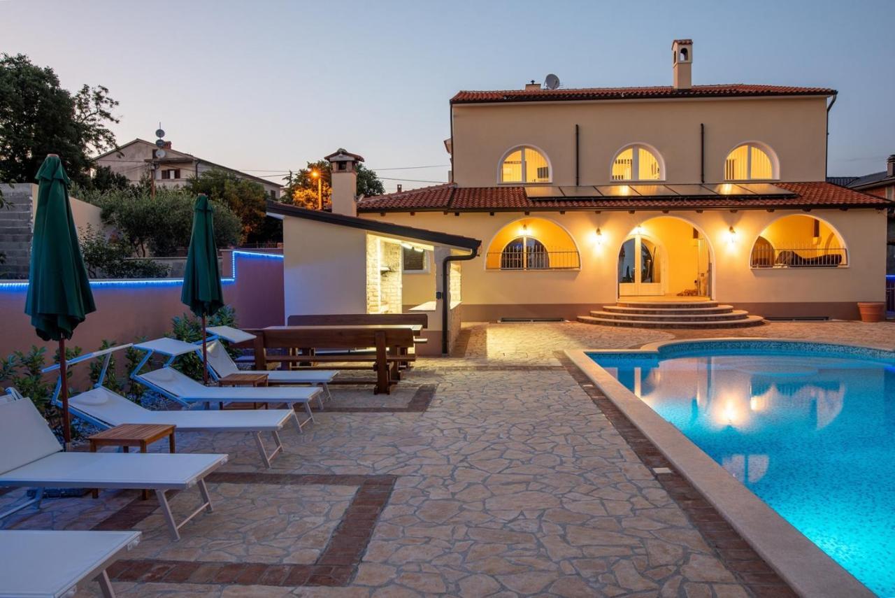 Via Flavia With Common Pool Hotel Labinci Luaran gambar